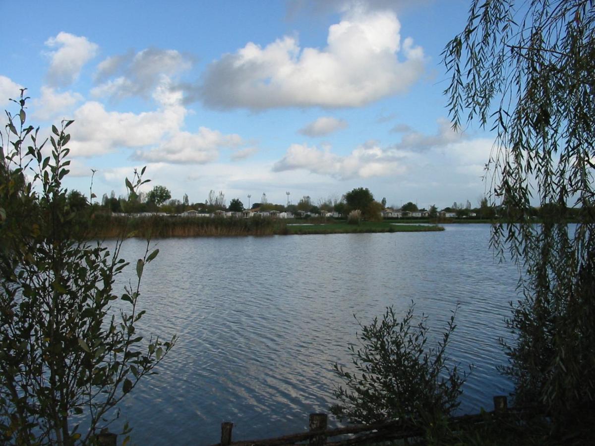 Camping Du Lac De Saujon Exterior foto